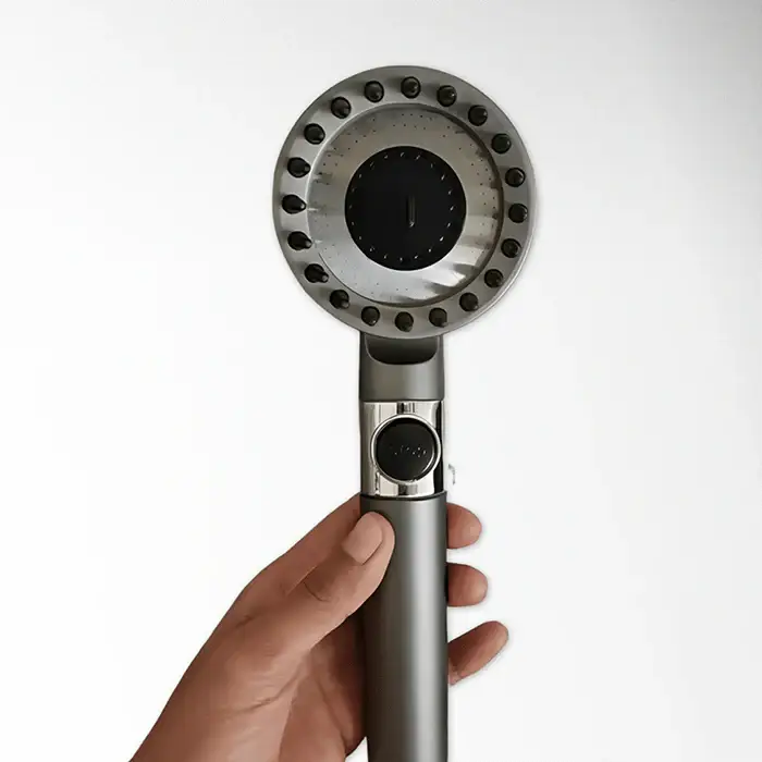 ShowerBlast™ – Filtered Showerhead 2 ShowerBlast™ – Filtered Showerhead